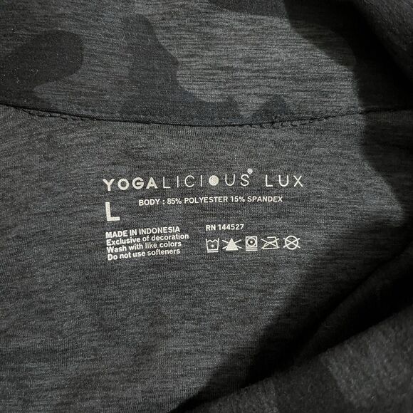 Yogalicious Black Camo 1/4 Zip Pullover Shirt Top Athletic Womens Large - Picture 6 of 6